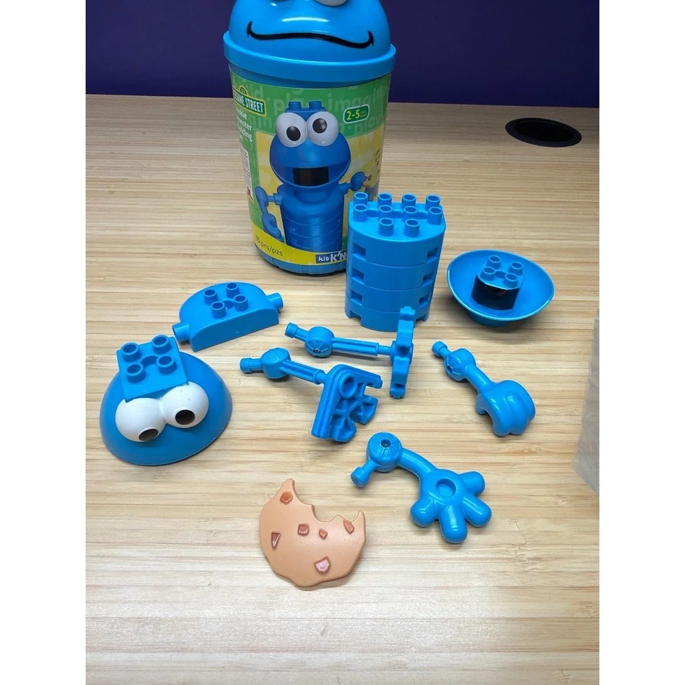 K'NEX‎ Sesame Street Cookie Monster Building Set Complete w/ Container Manual